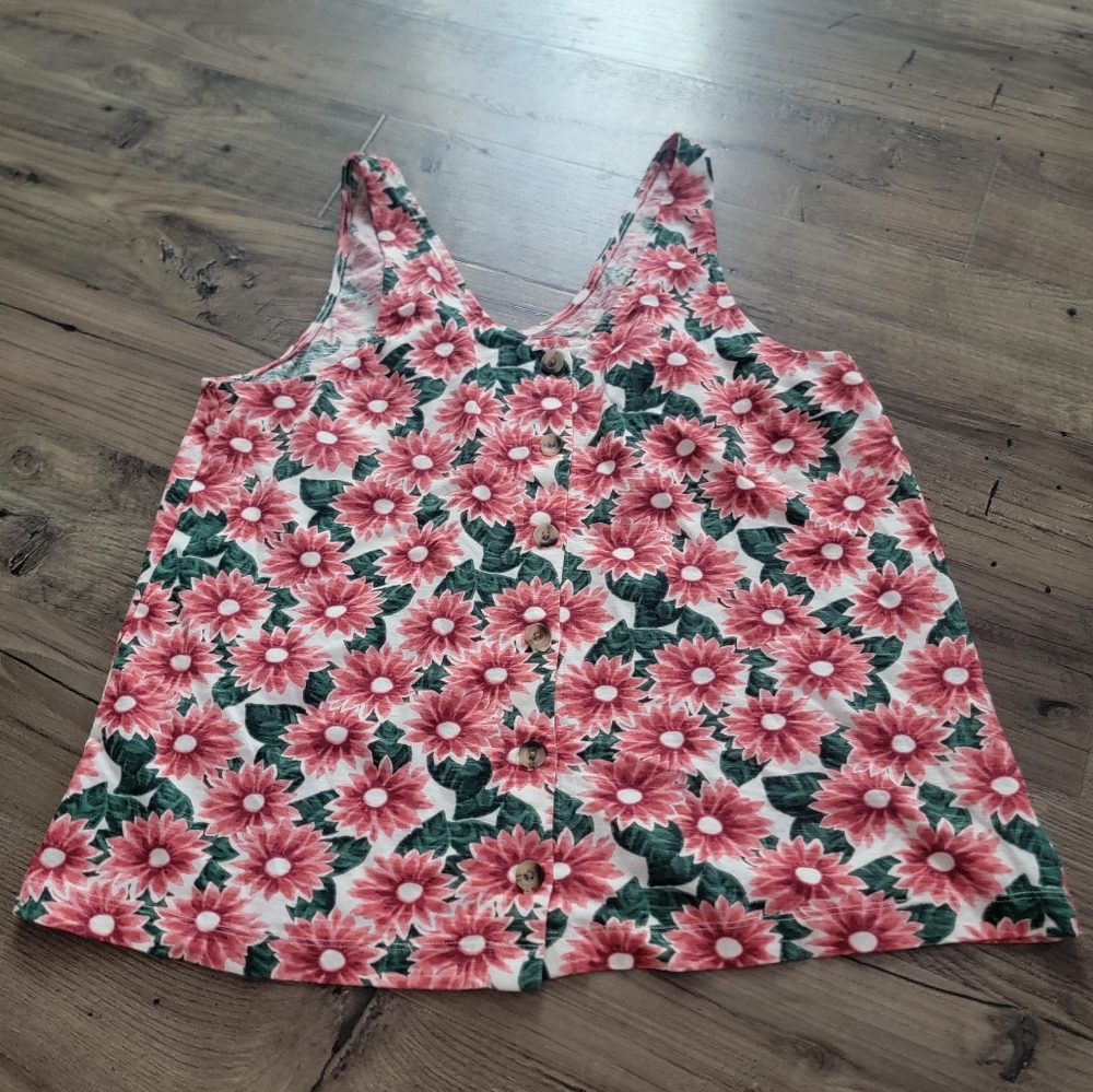 Dip Floral Button Front Tank Size Large